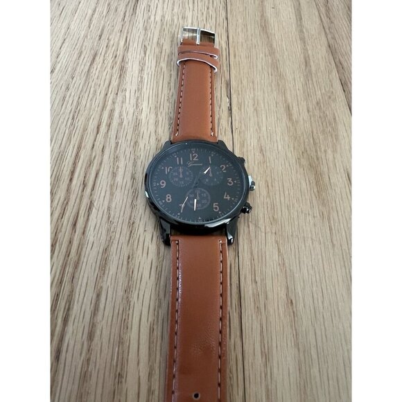 Geneva Men’s Brown Wristwatch Tan Faux Leather Band - Picture 3 of 4